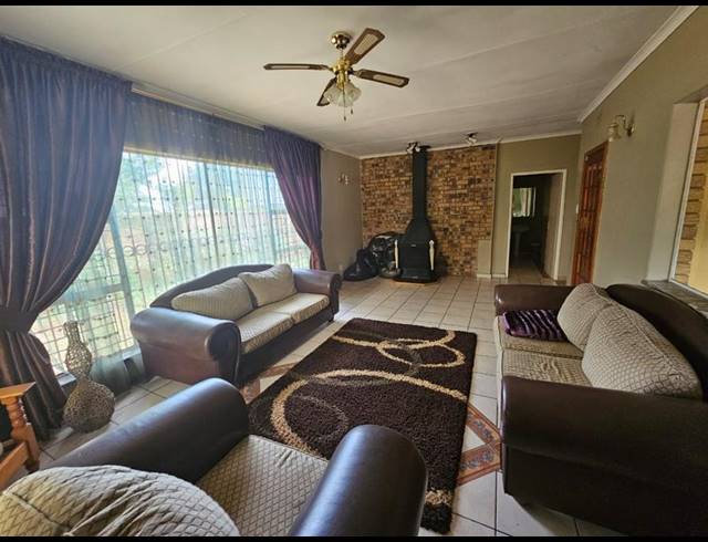 BUSINESS FOR SALE IN VAN RIEBEECK PARK